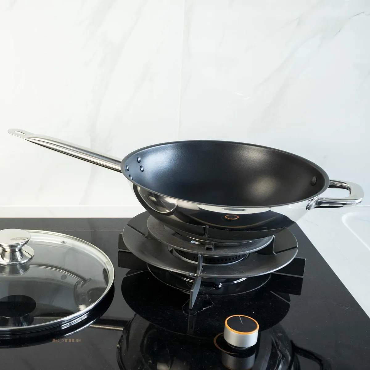 JUST HOME COLLECTION - Wok Acero Inoxidable Tapa de Vidrio 28cm