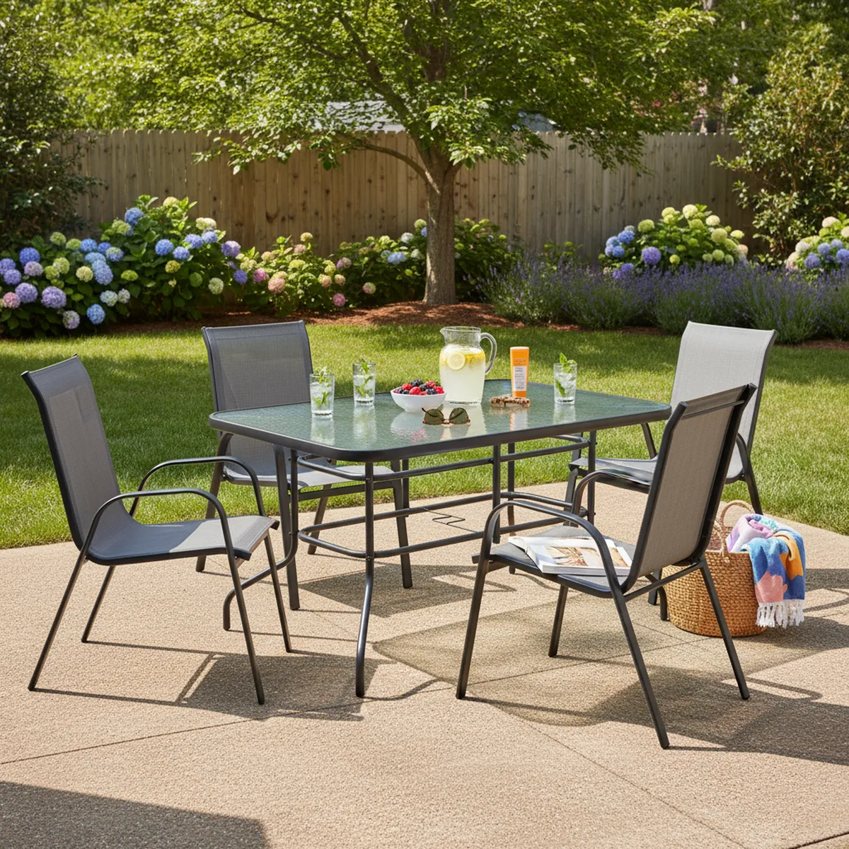 JUST HOME COLLECTION - Juego de comedor Mesa Rectángular con Vidrio 140x90cm + 4 sillas Sling