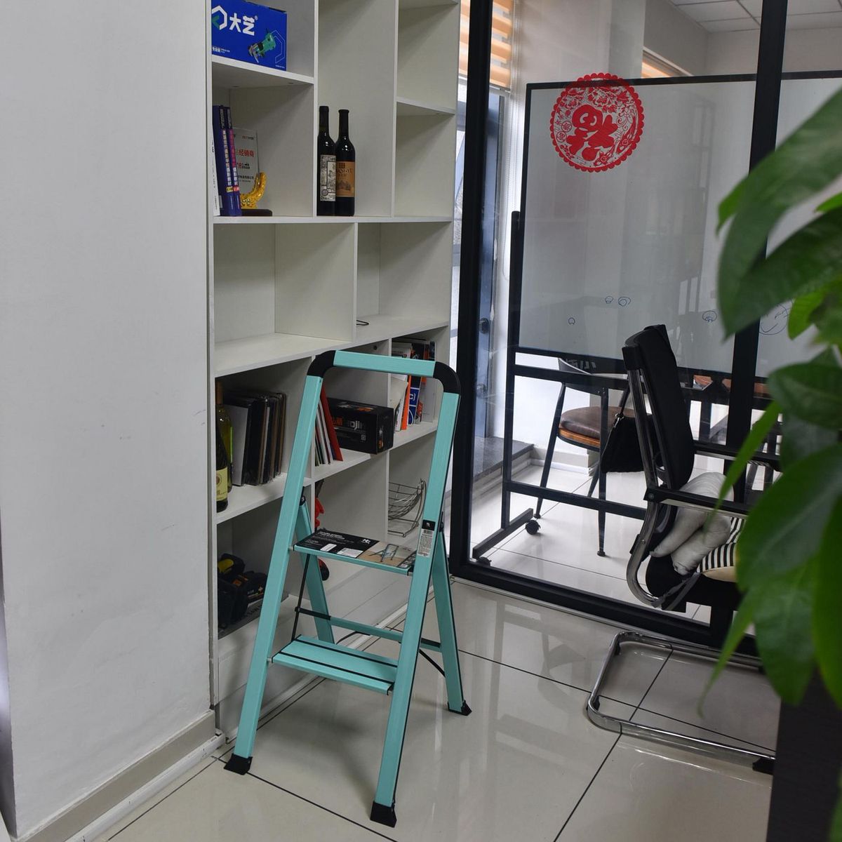 JUST HOME COLLECTION - Escalera de aluminio 2P ultra delgado