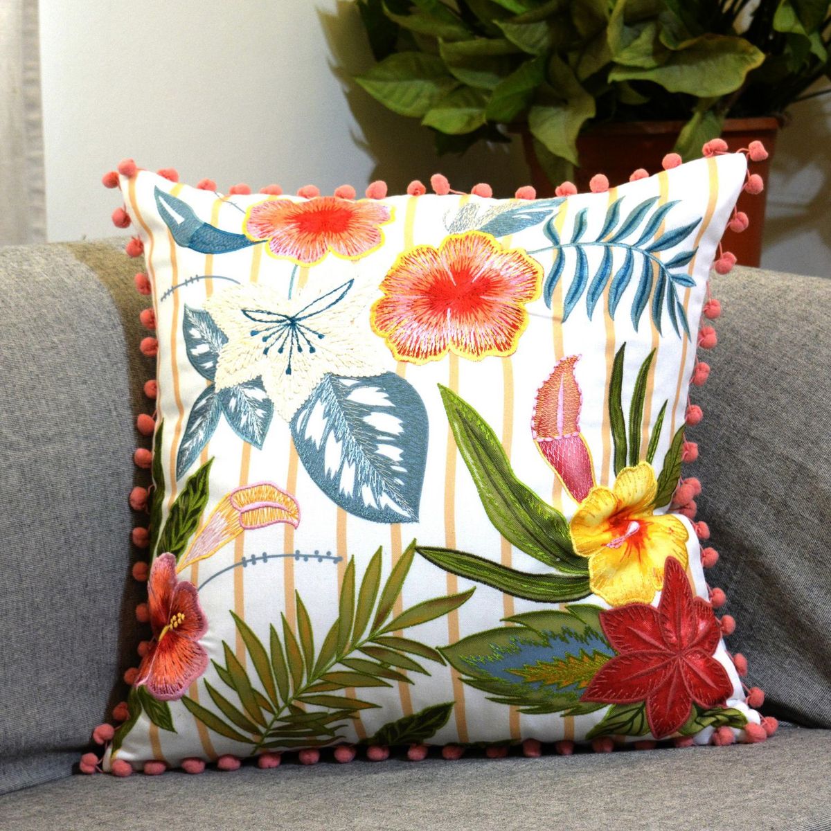 HOMY - Cojín Pompom Cuadrado Multicolor 45x45cm