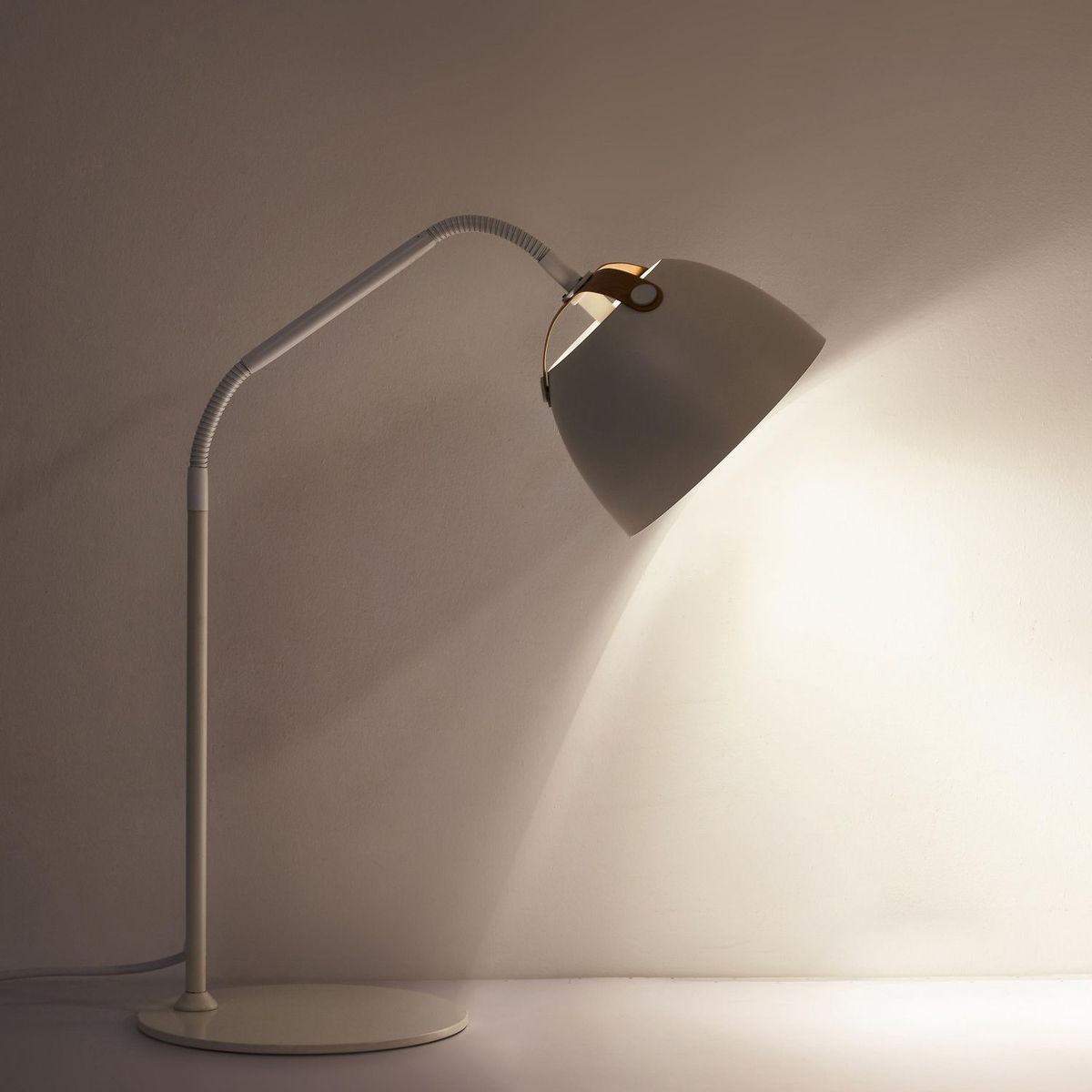 JUST HOME COLLECTION - Lámpara de Mesa Travola Blanco 1 Luz E27