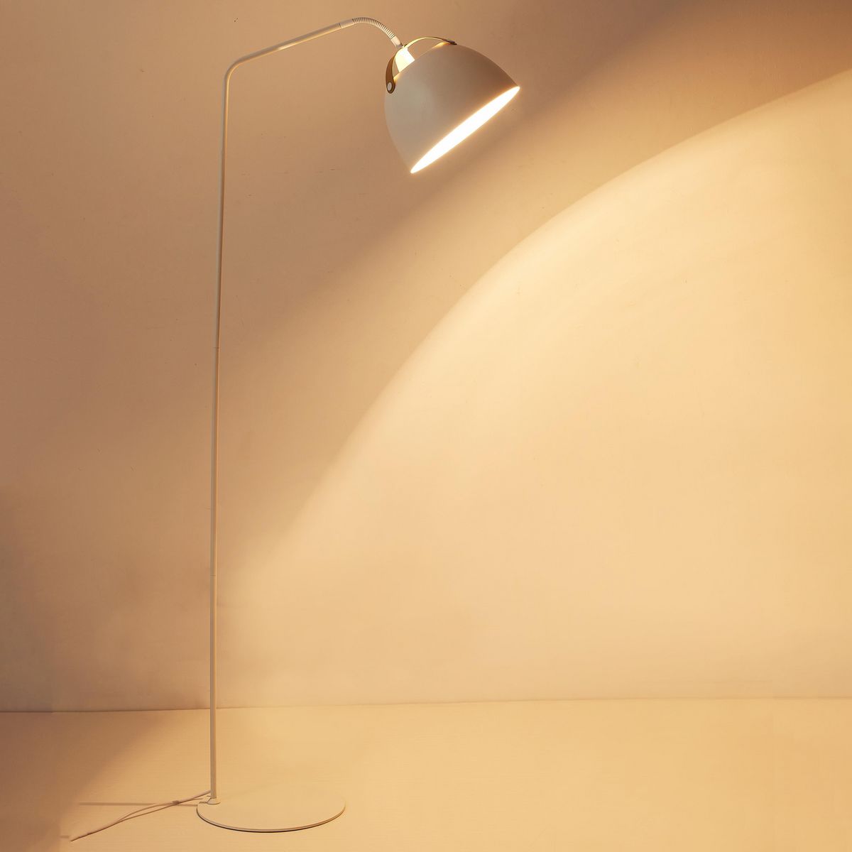 JUST HOME COLLECTION - Lámpara de Pie Travola Blanco 1 Luz E27