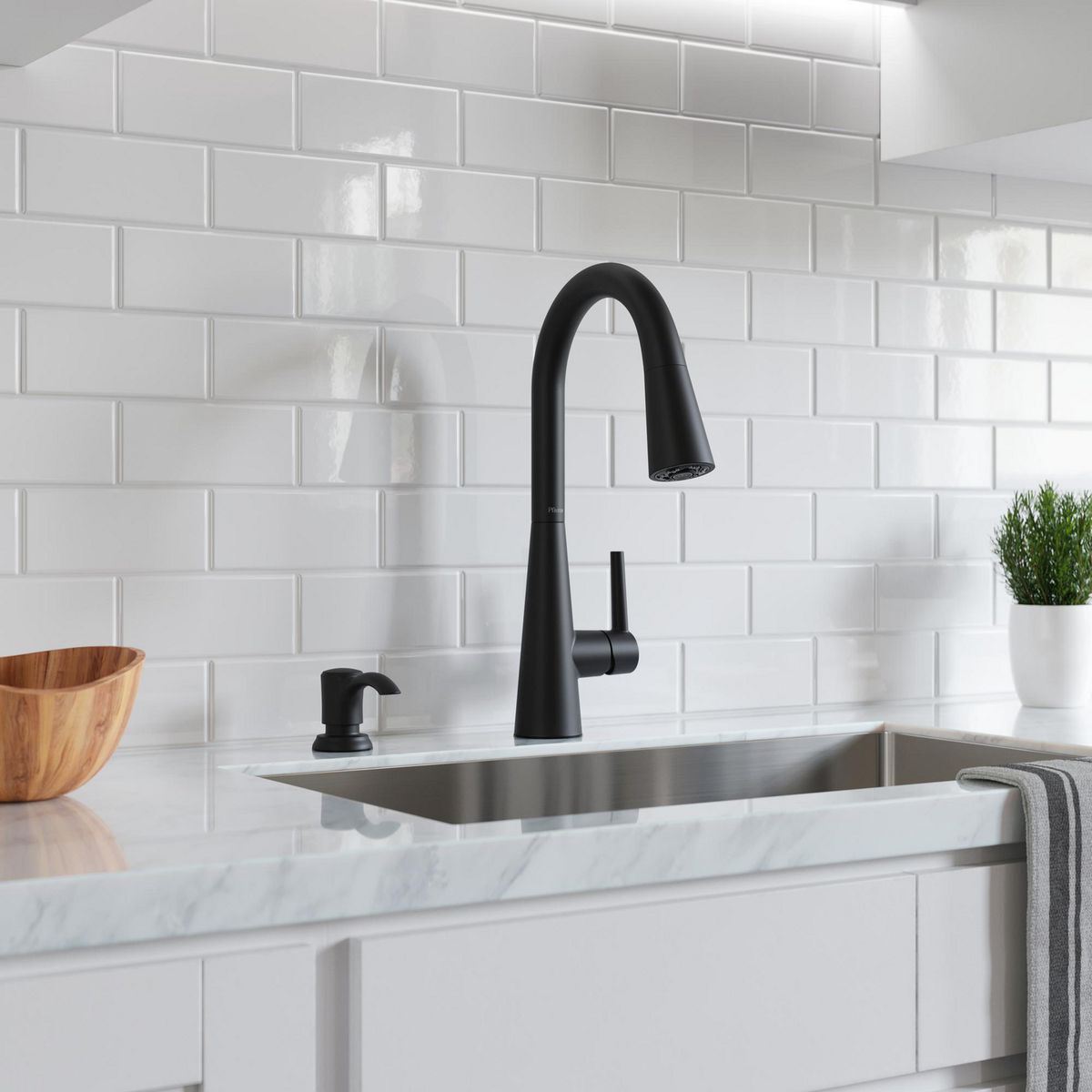 PFISTER - Grifería de Cocina Raya Negro Mate