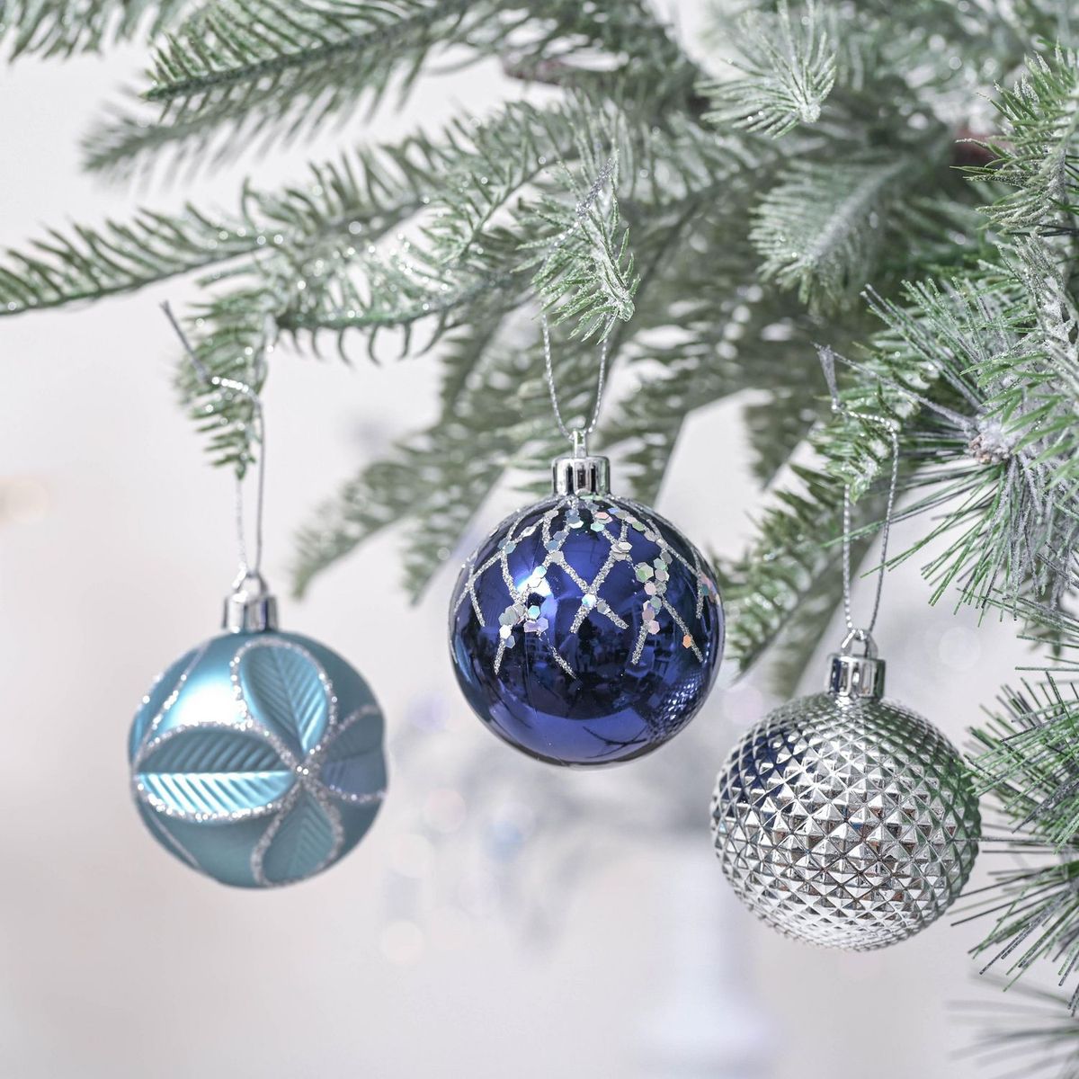 DEAR SANTA - 30 Esferas de Navidad Azul/Blanco/Plateado 6cm