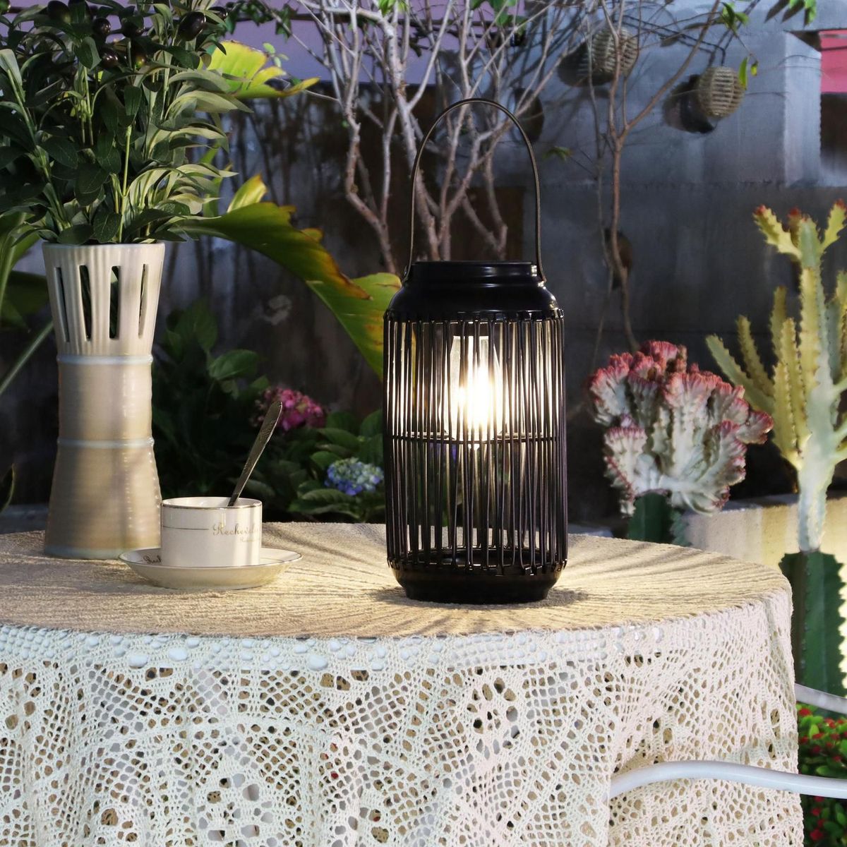 JUST HOME COLLECTION - Figura Decorativa Farol Solar Negro 24cm