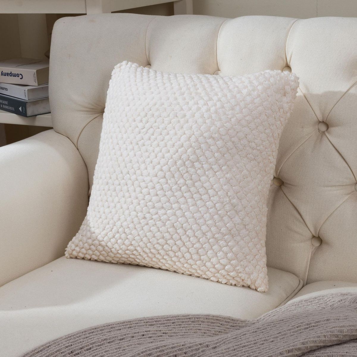 JUST HOME COLLECTION - Cojin Flores Marfil 45x45cm