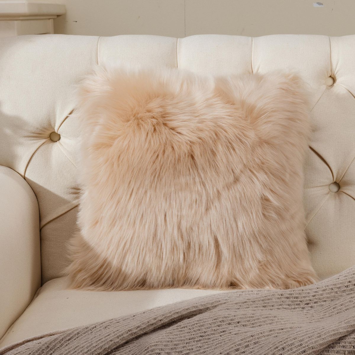 JUST HOME COLLECTION - Cojín Peludo 45x45cm Beige