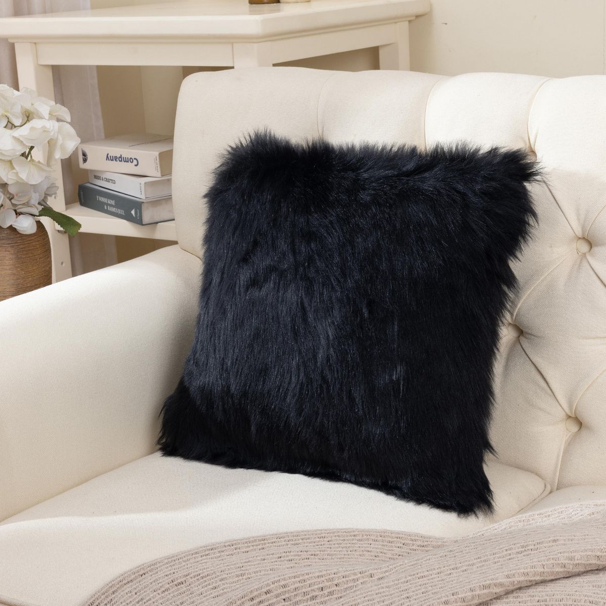 JUST HOME COLLECTION - Cojín Peludo 45x45cm Negro