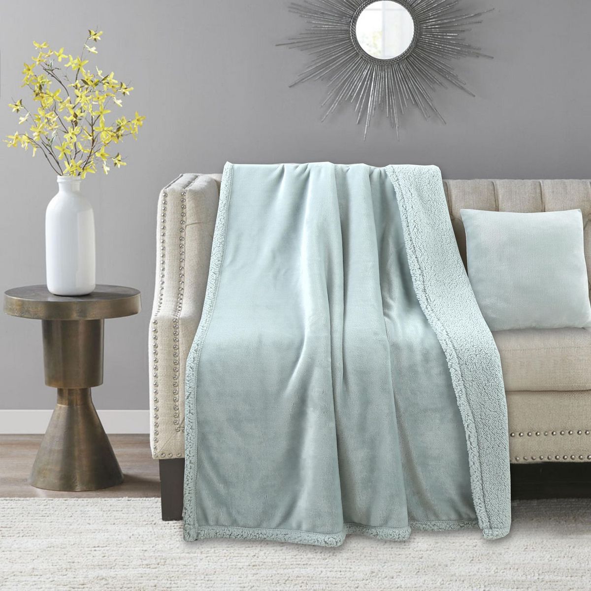 JUST HOME COLLECTION - Manta Flanel Sherpa + Cojín Verde Agua