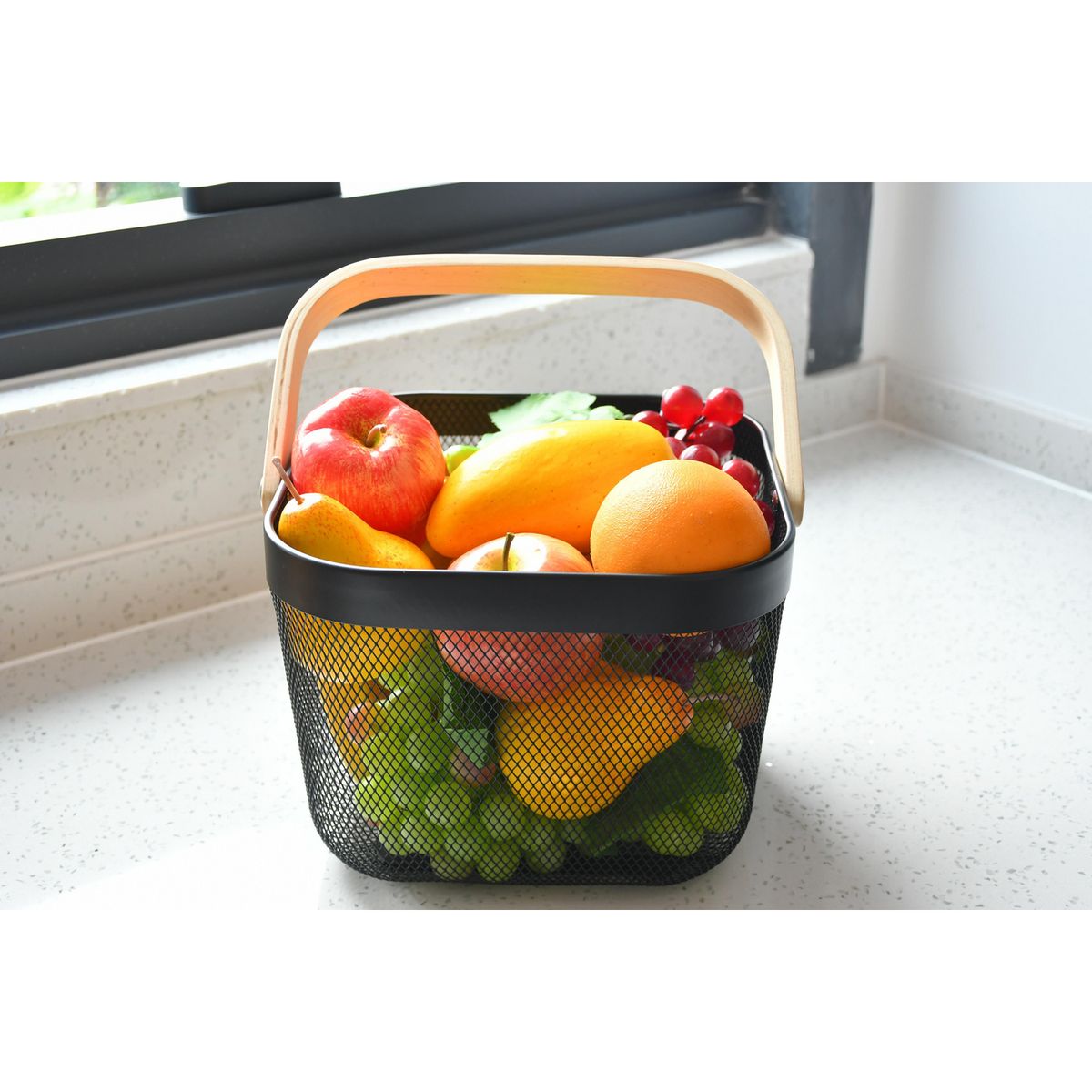 JUST HOME COLLECTION - Canasto Multiuso Negro Mango de Madera