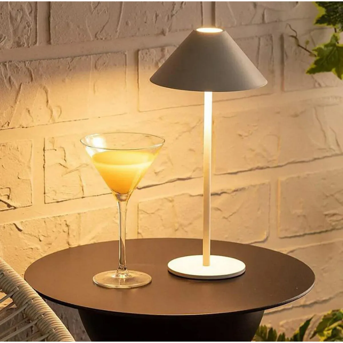 JUST HOME COLLECTION - Lámpara de Escritorio Gorro Recargable Gris/Plata