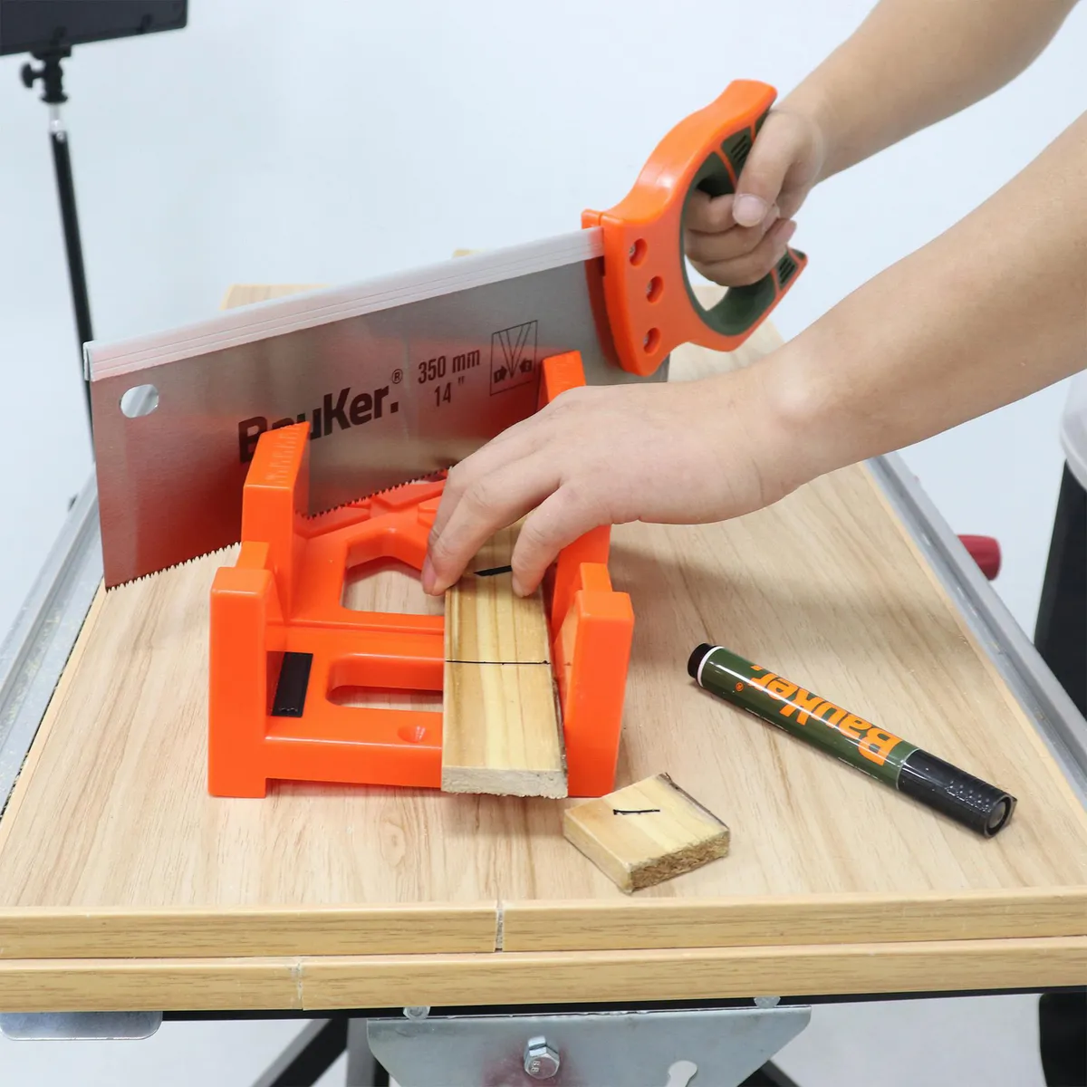 BAUKER - Serrucho 12IN Caja Inglesa Bauker