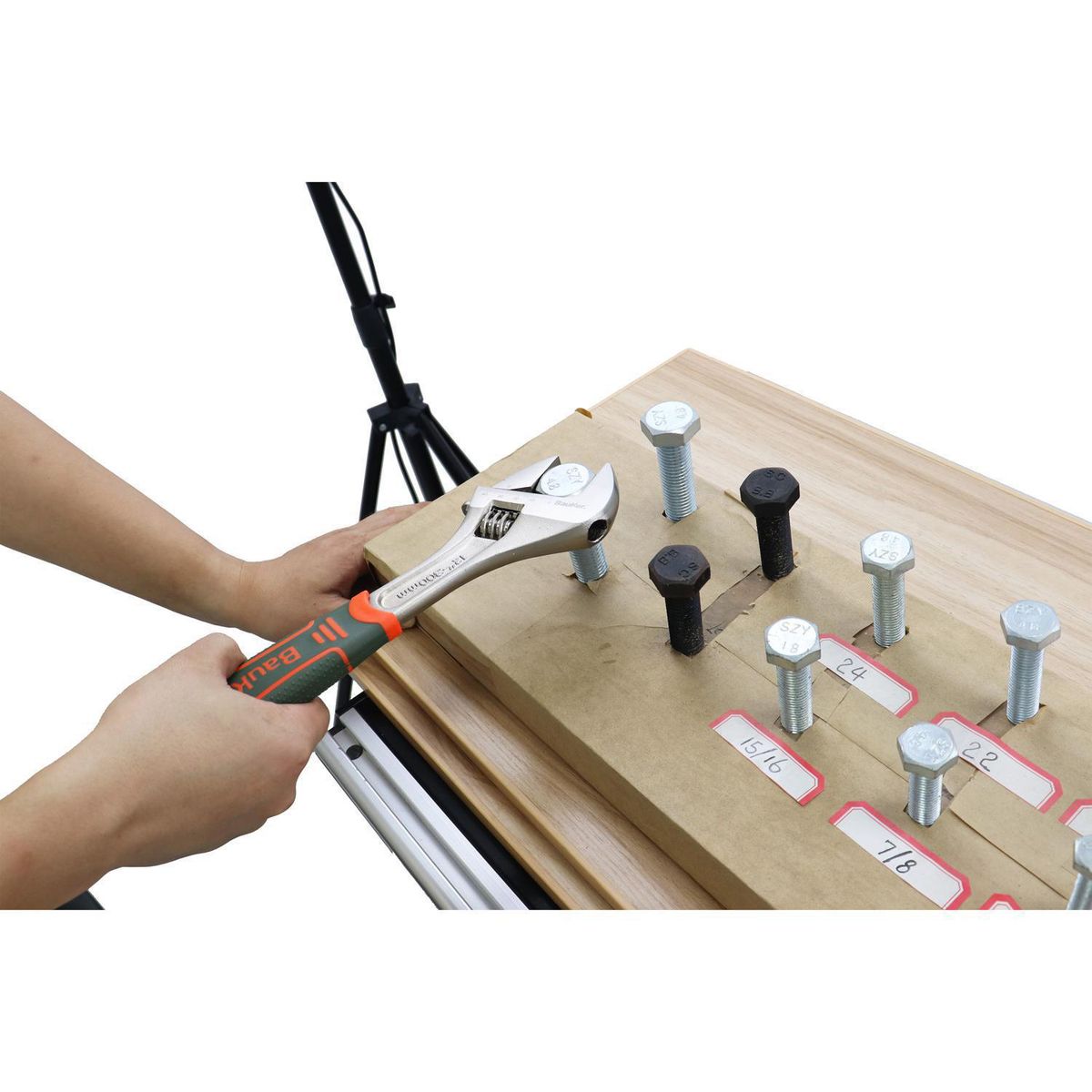 BAUKER - Llave Ajustable Bauker 12