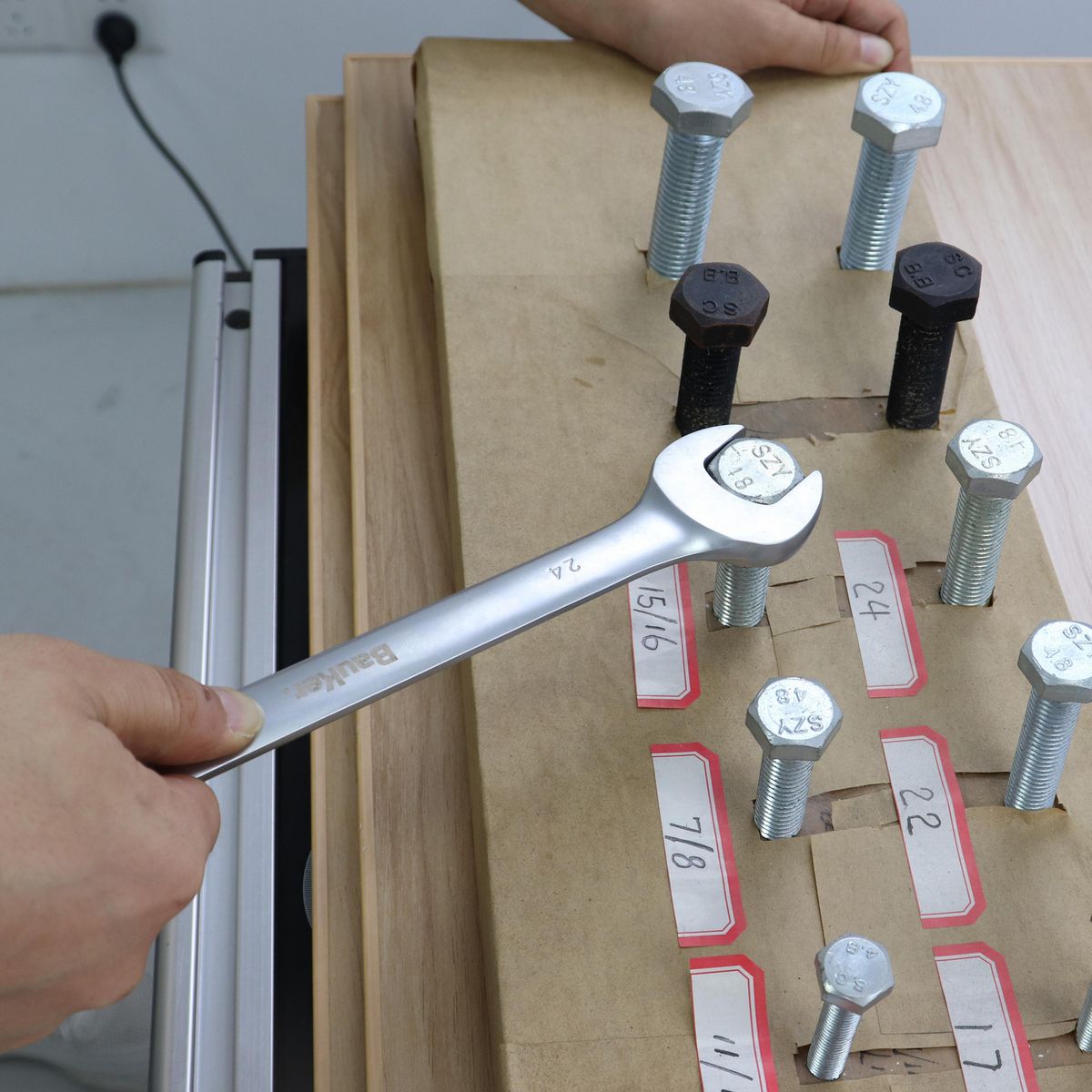 BAUKER - Llave Combinada 24Mm