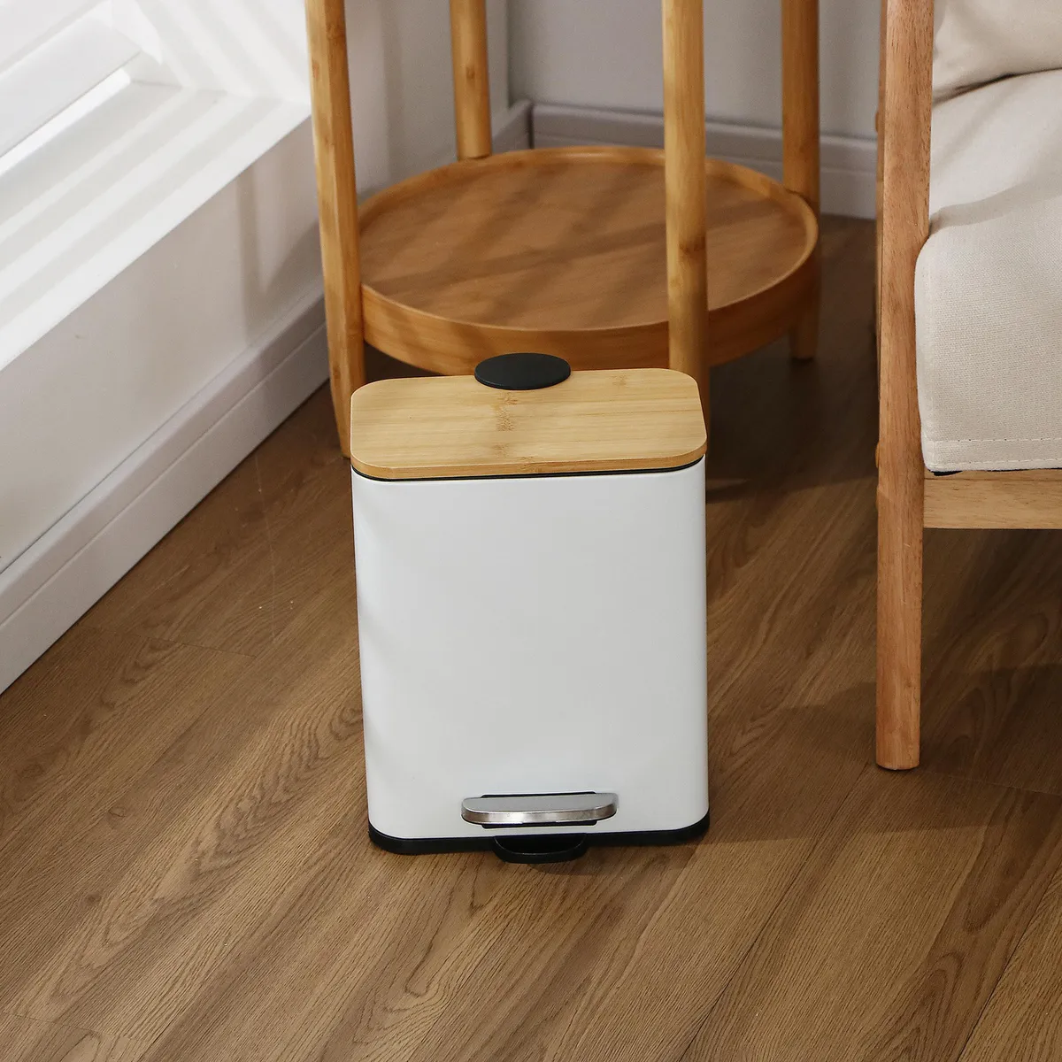 JUST HOME COLLECTION - Papelera Rectangular con Tapa de Bambú Blanca 5L