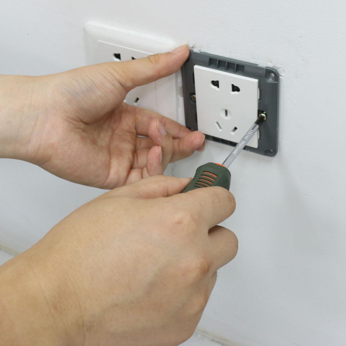 BAUKER - Set Electricista 17Pcs