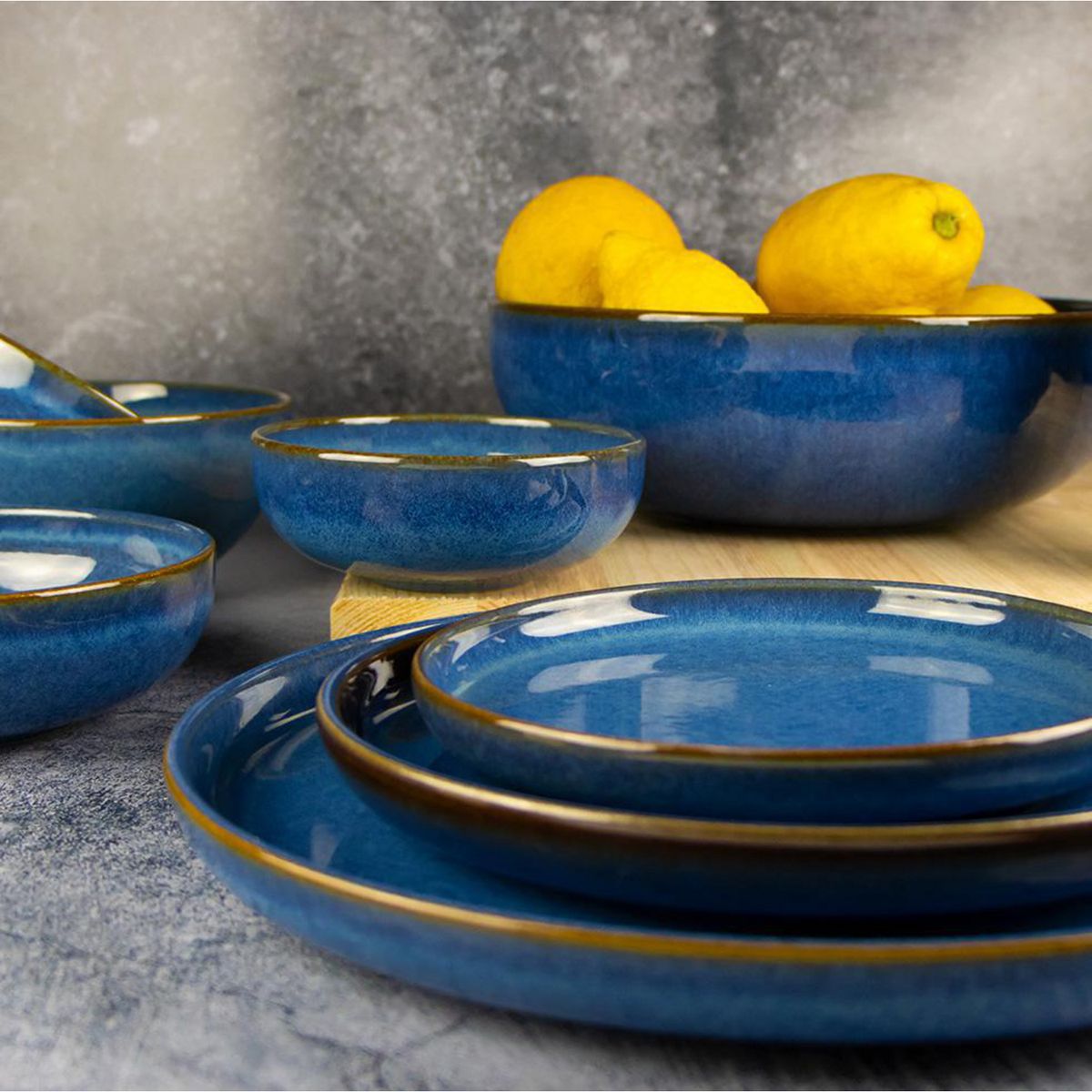 JUST HOME COLLECTION - Plato Redondo Cobalt 17.5cm