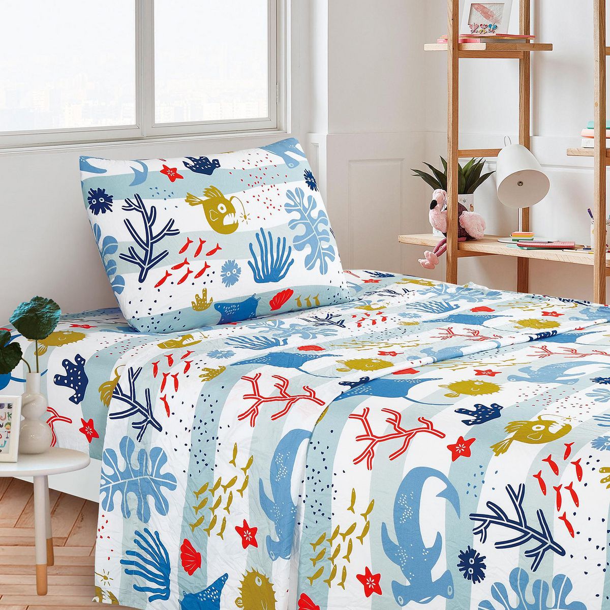 JUST HOME COLLECTION - Combo Quilt + Cojín + Sábana Niño 1.5 Plazas