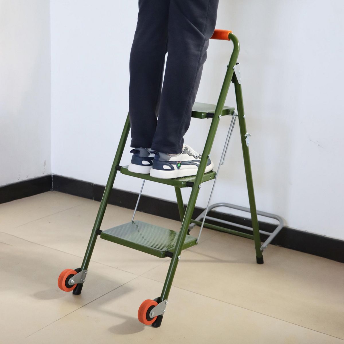 BAUKER - SB Escala Carro 1.05M 150K