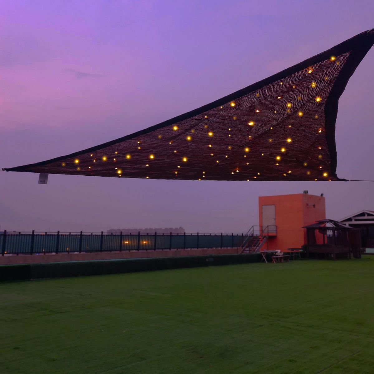 JUST HOME COLLECTION - Toldo Vela con Luz LED Café 2X2 M