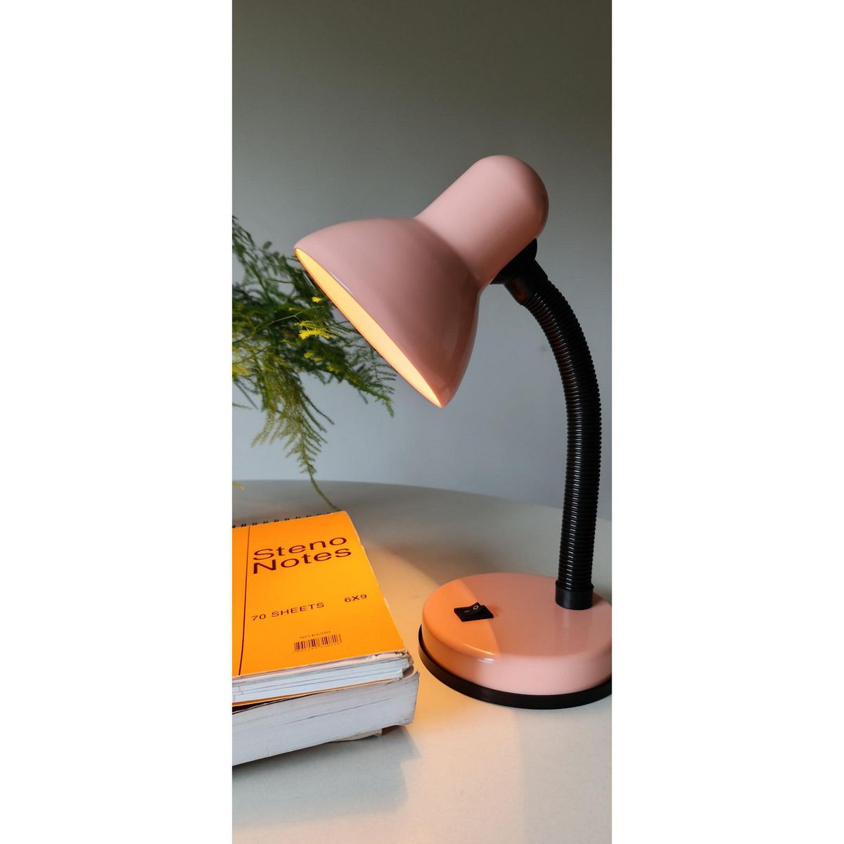 CASA BONITA - Lámpara de Escritorio Piccola Rosado