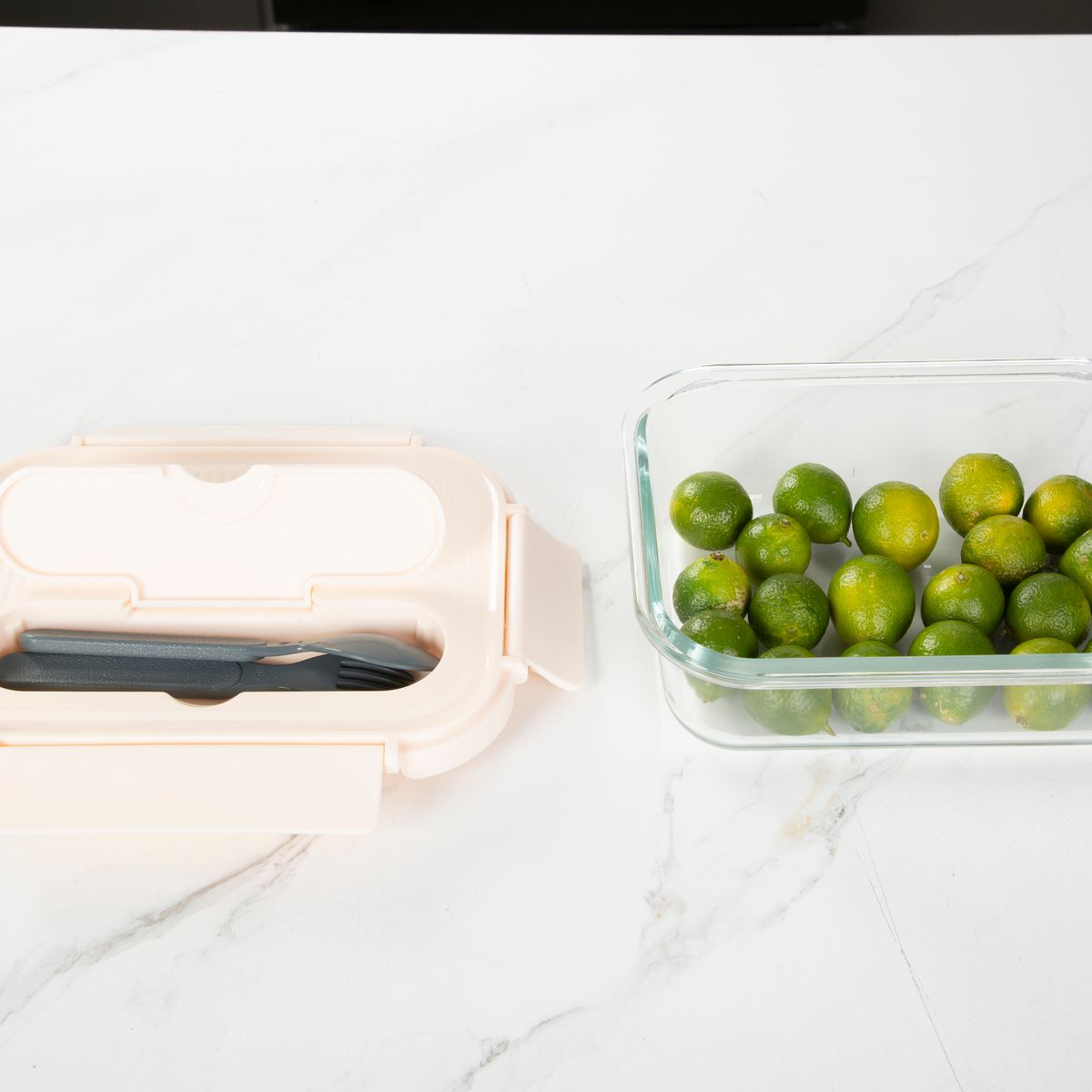 JUST HOME COLLECTION - Táper De Vidrio Blanco 1050Ml Con Cubiertos