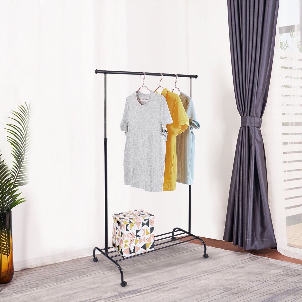 JUST HOME COLLECTION - Perchero de Metal con Ruedas Negro