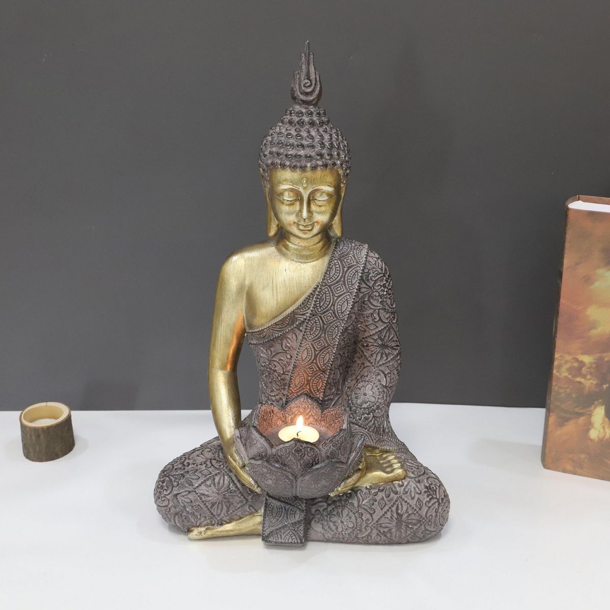 JUST HOME COLLECTION - Buda Gris Sentado Portavela 42cm