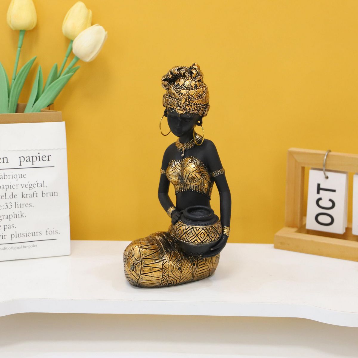 JUST HOME COLLECTION - Figura Africana Sentada 23.8cm