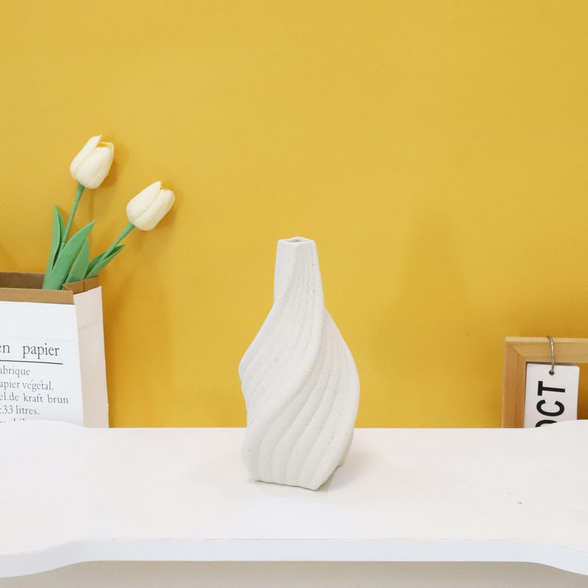 JUST HOME COLLECTION - Florero de Cerámica Blanco 22.6cm