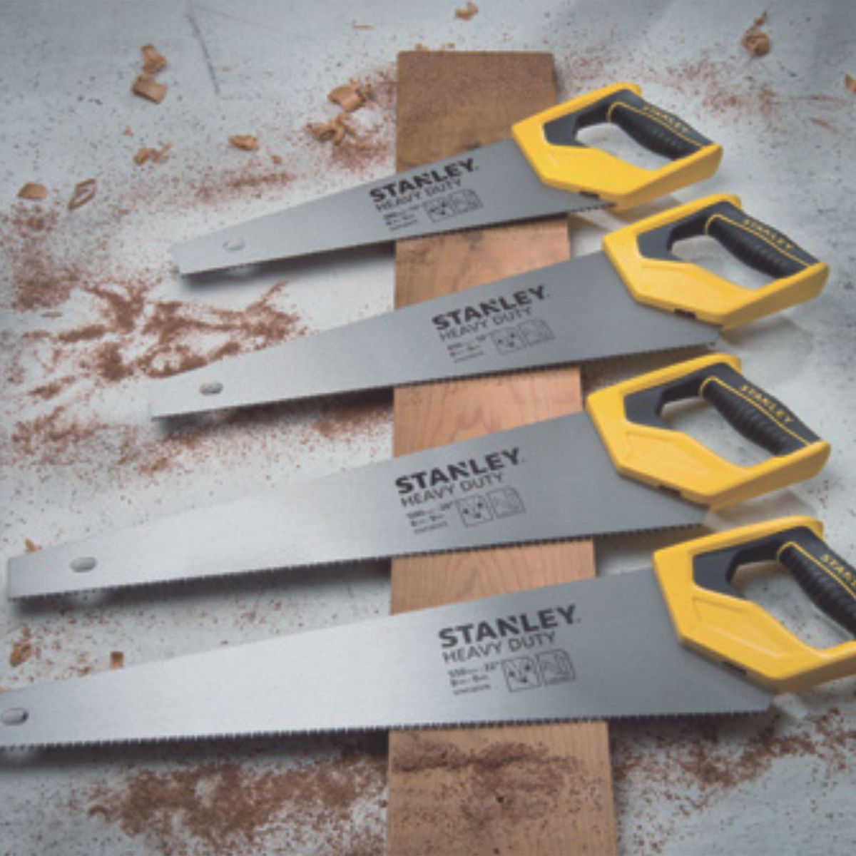 STANLEY - Serrucho Bi-Material para Trabajos Pesados 15 pulgadas