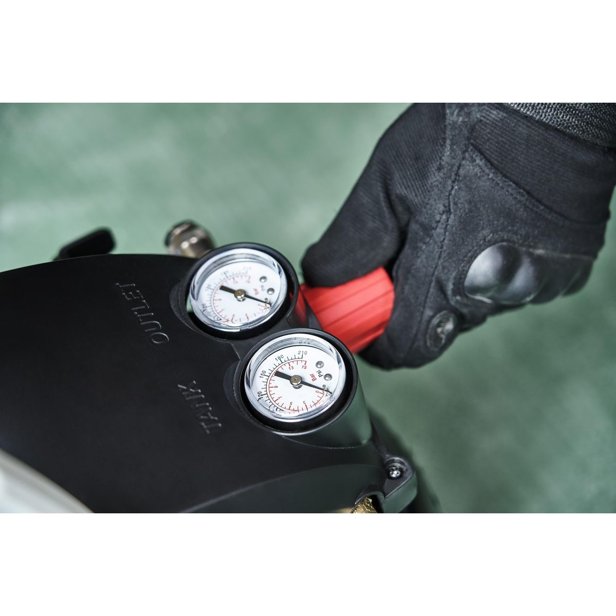 UBERMANN - Compresor de Aire 360 W 11 Litros 0211153A