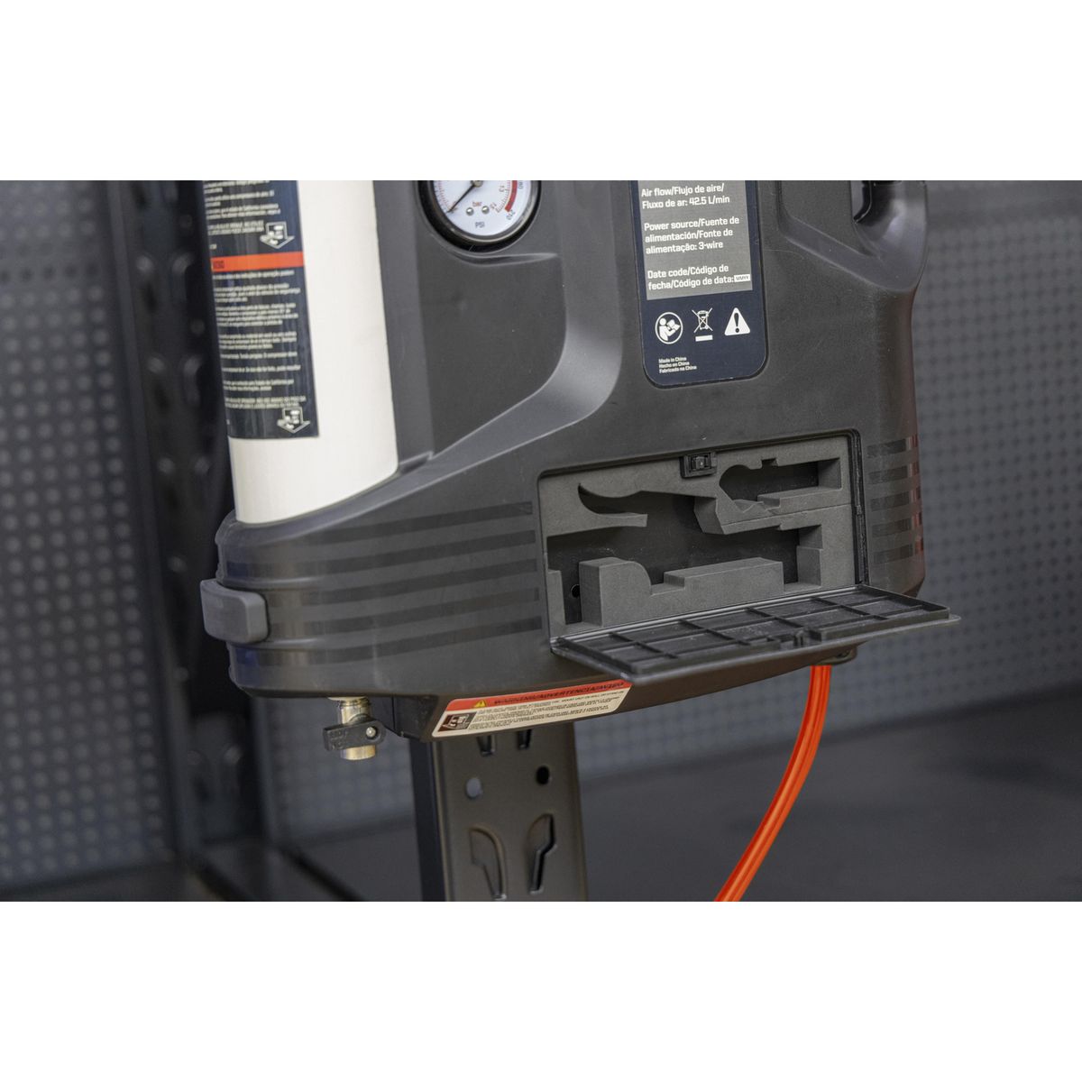 UBERMANN - Compresor de Aire para Pared 900 W 2 Litros 0250251