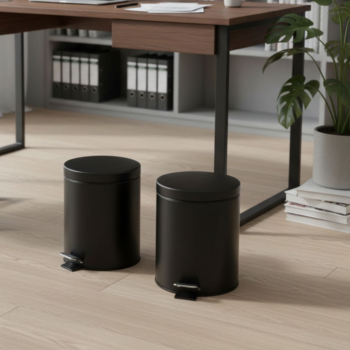 Set 2 Papeleras Metal con Pedal Negro 5L, marca JUST HOME COLLECTION - Foto Principal