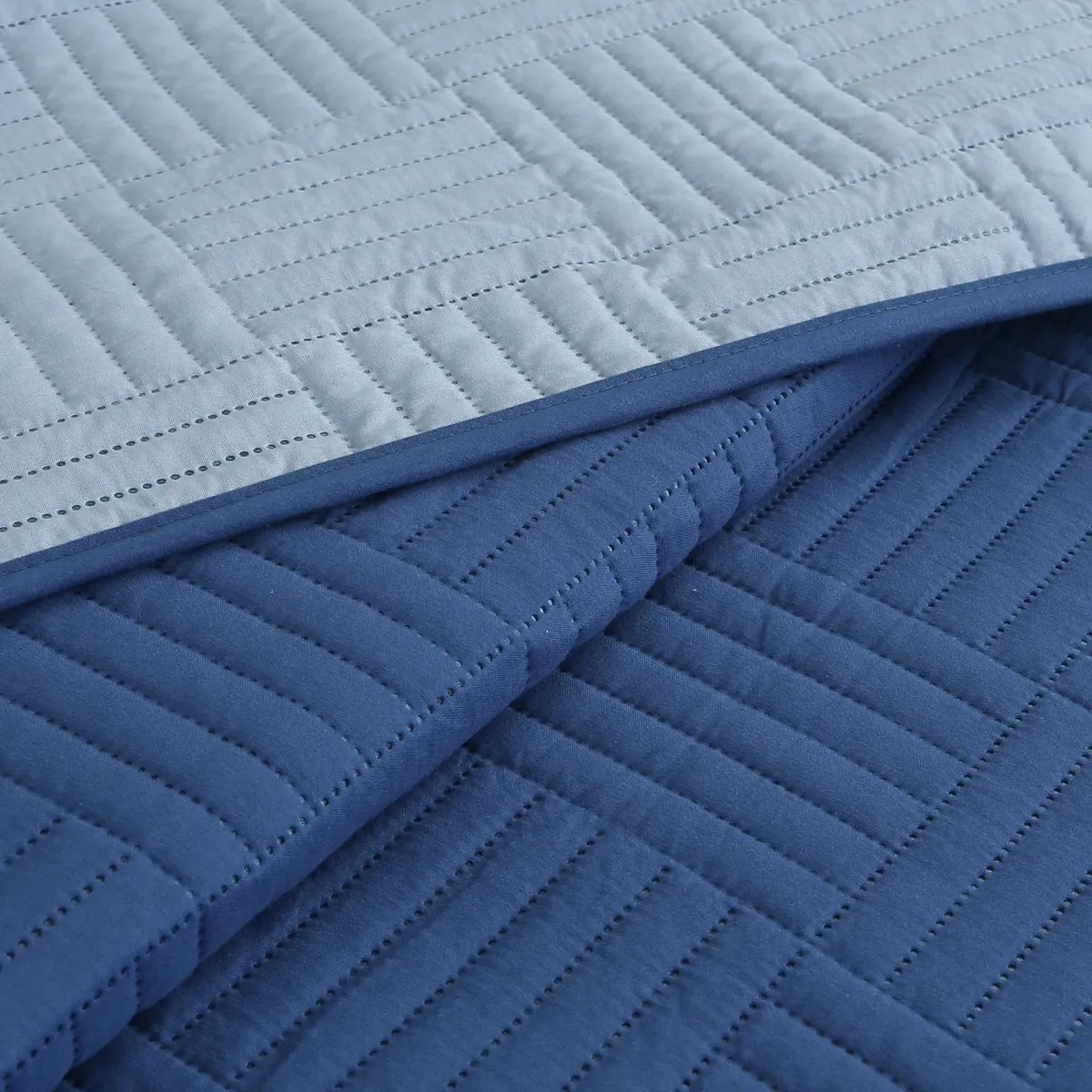 JUST HOME COLLECTION - Cubrecama Bicolor 2 Plazas Color Azul