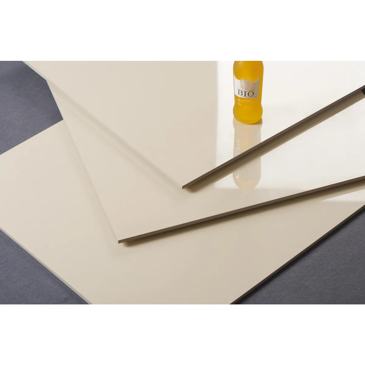 HOLZTEK - Porcelanato Soluble Liso Beige 60x60 1.44m2