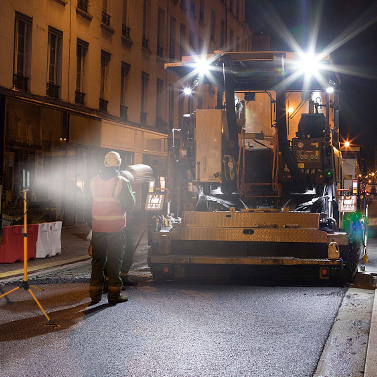 HALUX - Tripode LED 50WX2 9000LM LC