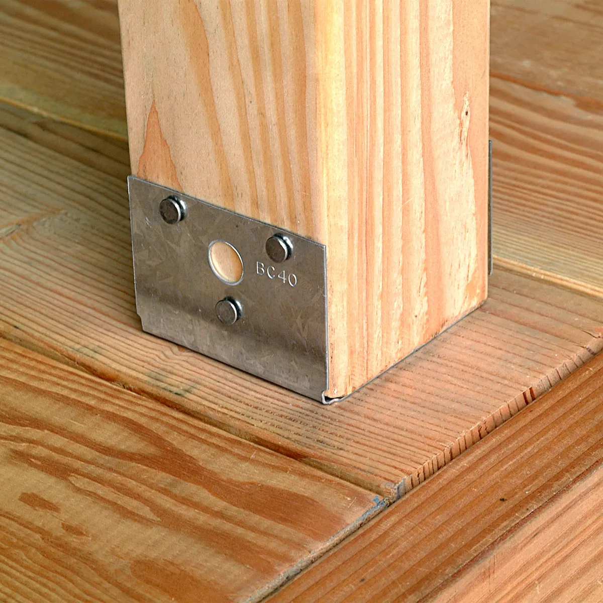 BASE POSTE 4X4, marca SIMPSON STRONG - Foto 2