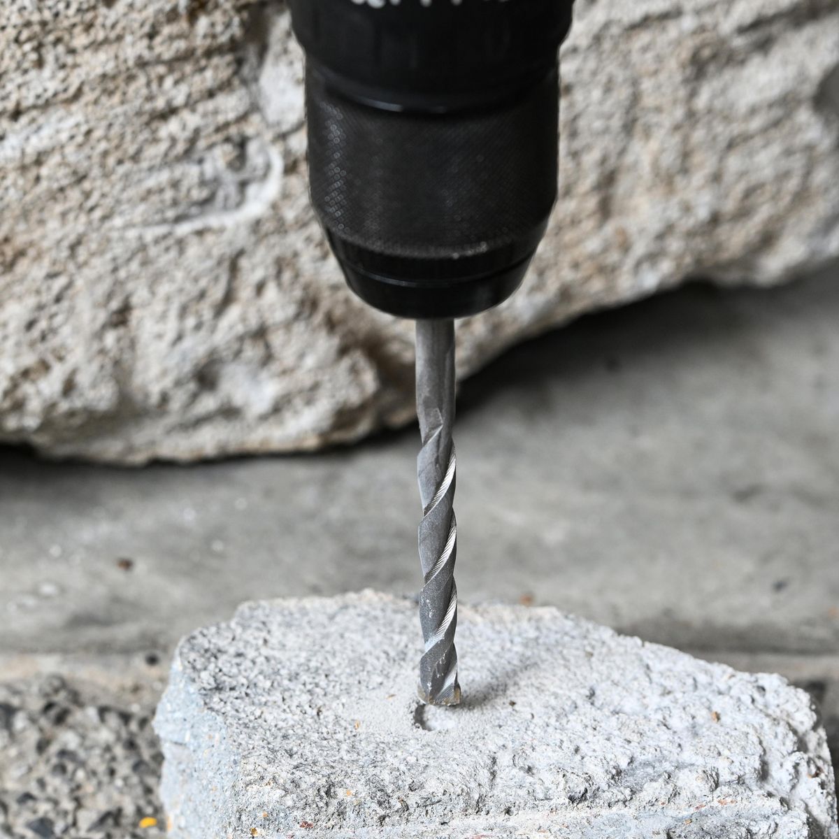 BAUKER - Kit 109 Piezas Broca y Punta Metal