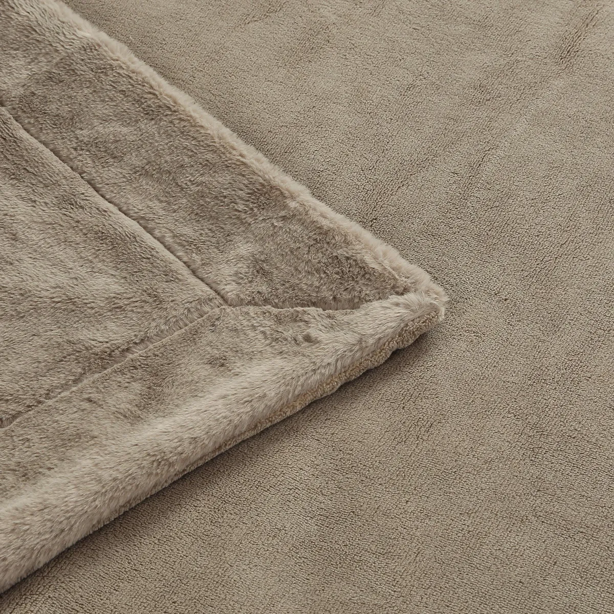 JUST HOME COLLECTION - Manta Classic Rabbit 125 x 150 Taupe