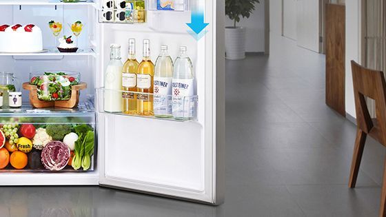 Puerta de refrigeradora abierta