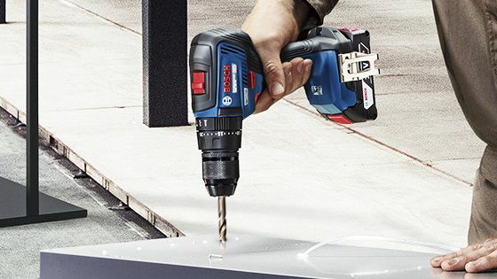 Taladro atornillador percutor 18V Bosch GSB 18V-50 + Llave impacto 18V Bosch GDX 18V-200