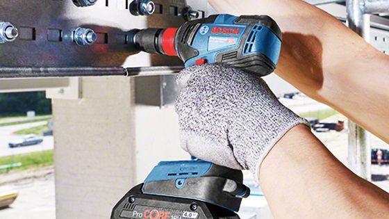 Taladro atornillador percutor 18V Bosch GSB 18V-50 + Llave impacto 18V Bosch GDX 18V-200
