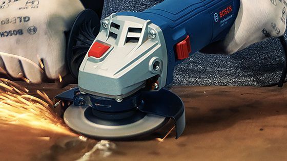Amoladora Bosch GWS 700-710W