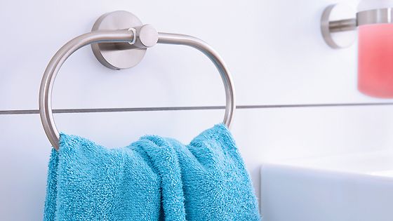 ganchos para toallas, ganchos adhesivos, ganchos para toallas de baño, ganchos para baño, ganchos adhesivos para pared, ganchos de acero inoxidable, accesorios de baño, decoración de baños, diseño de baños modernos, remodelación de baños, artículos de baño