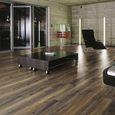 Piso flotante maderado 8 mm Roble caf satinado 2.69 m2