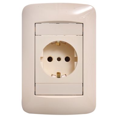 Armado 1 schuko con tierra marfil