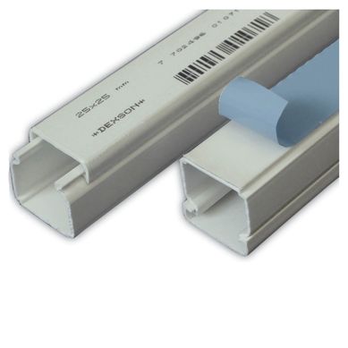 Ducto de pl�stico 2 m x 25 x 25 mm con adhesivo