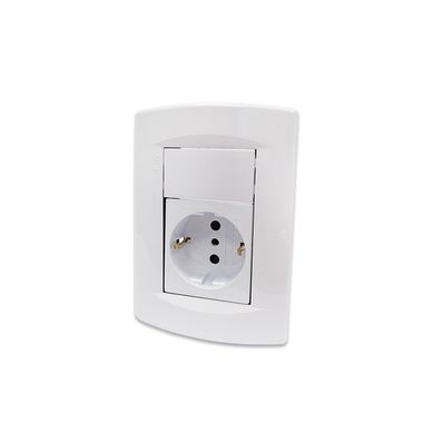 Armado schuko blanco
