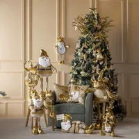 Almohadón decorativo Santa 38 x 38 cm dorado